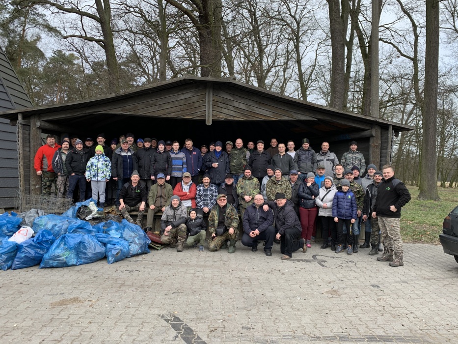 Zdjęcie Sprzątanie jeziora i terenów leśnych